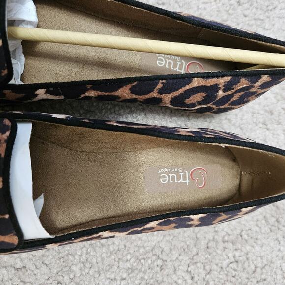 True Barefoot Leopard Pointed Toe Flats Ramelle Size 6 NWB - Picture 7 of 12
